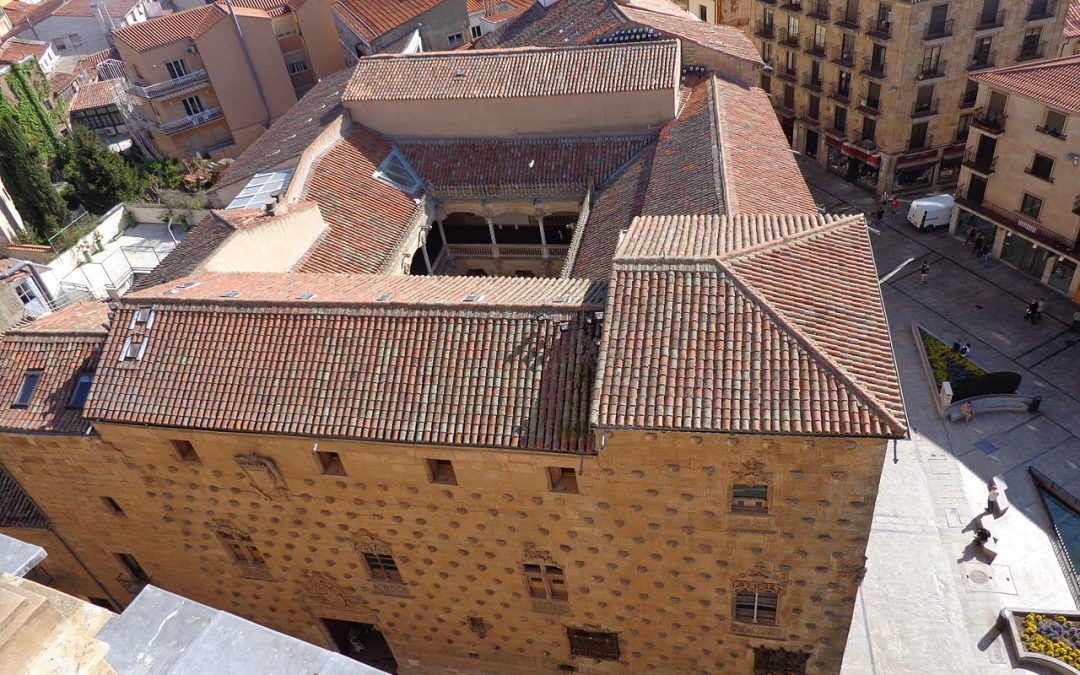 La casa de las conchas en Salamanca ::  The Enigmatic Charm of Salamanca's Shell-Covered Marvel